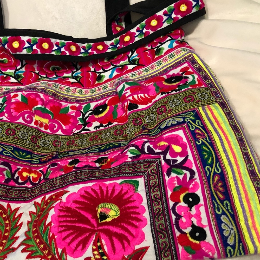 Multi-Colored Thread-Designed Bag - Picture 9 of 14